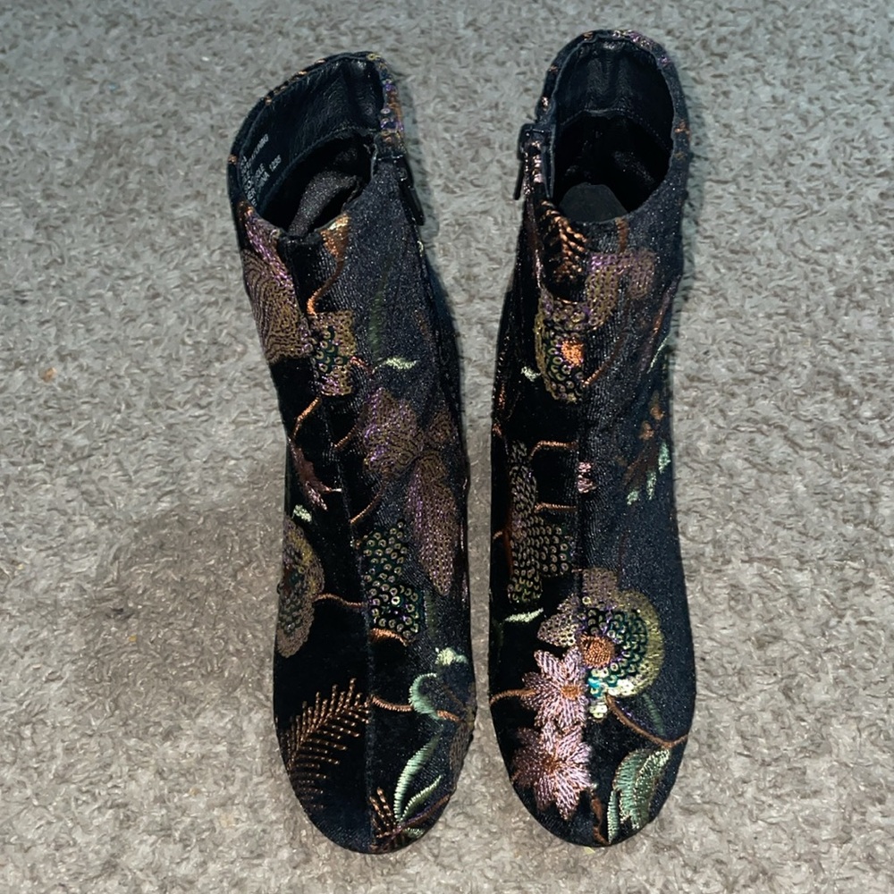 Anthropologie Steven by Steve Madden Lissa Bootie black velvet floral embroider - Picture 5 of 13